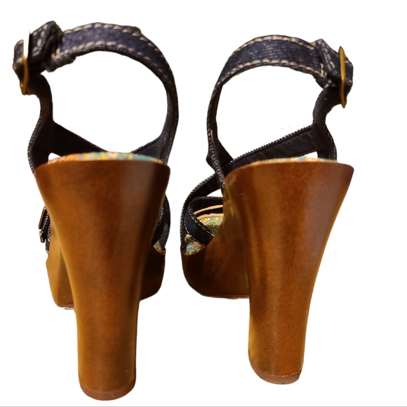 Rocket dog size 6M denim platform  heels - Picture 3 of 13